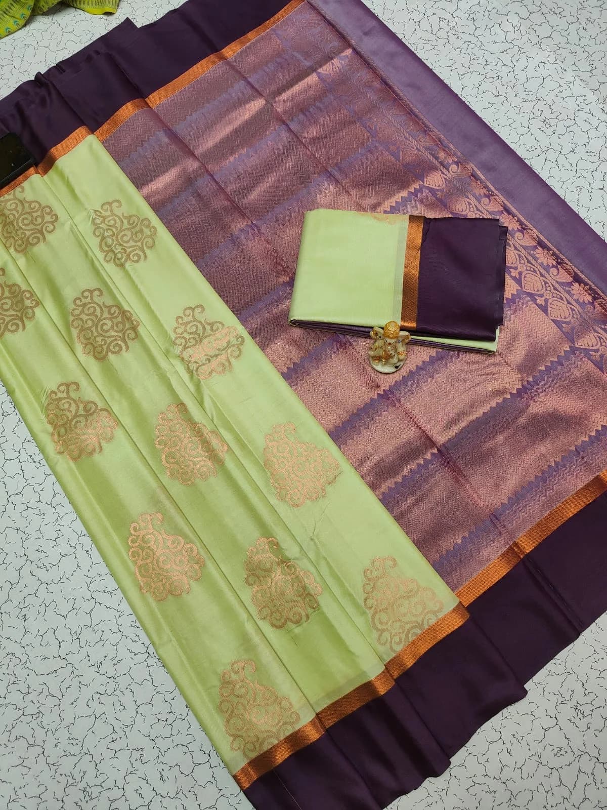 Arani Border Soft Silk Sarees ARS020 - Pista green – image 1 of 2