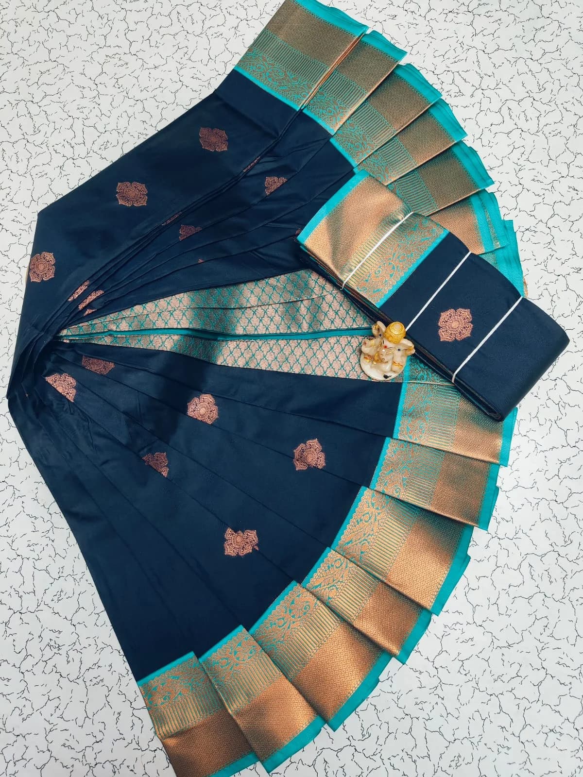 MANGALYAM KORVAI KOTTANJI TANA SOFT SILK SAREE ARS039 - Navy blue β image 1 of 1